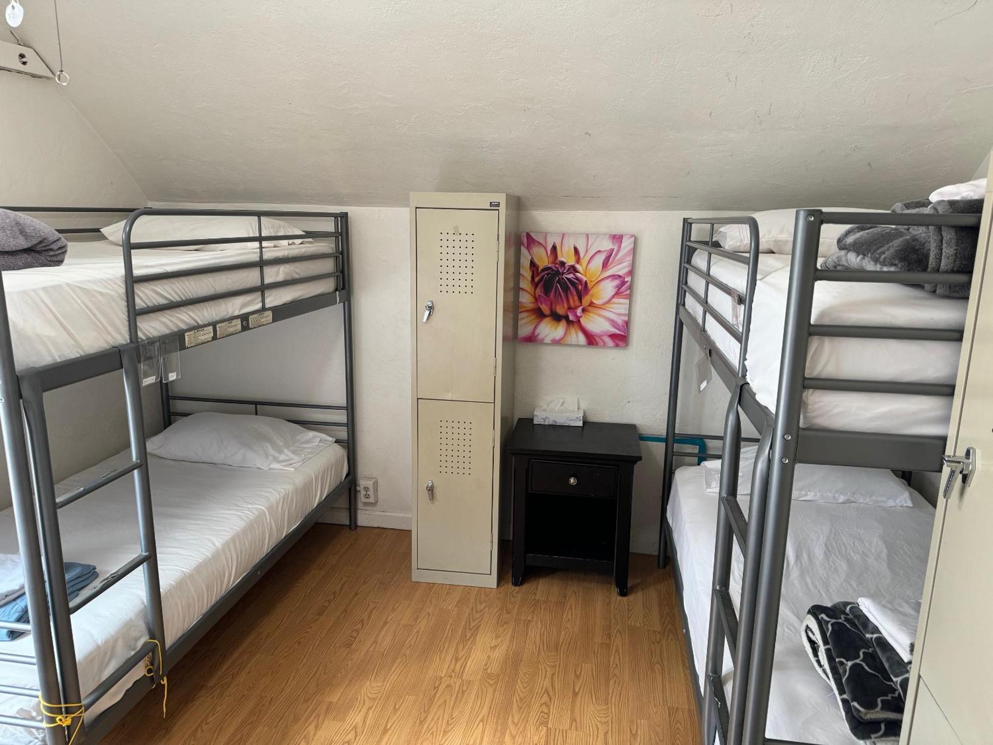 Hostal San Luis Obispo Hostel *